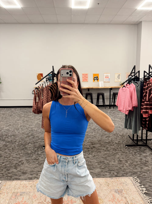 Boat Neck Tank